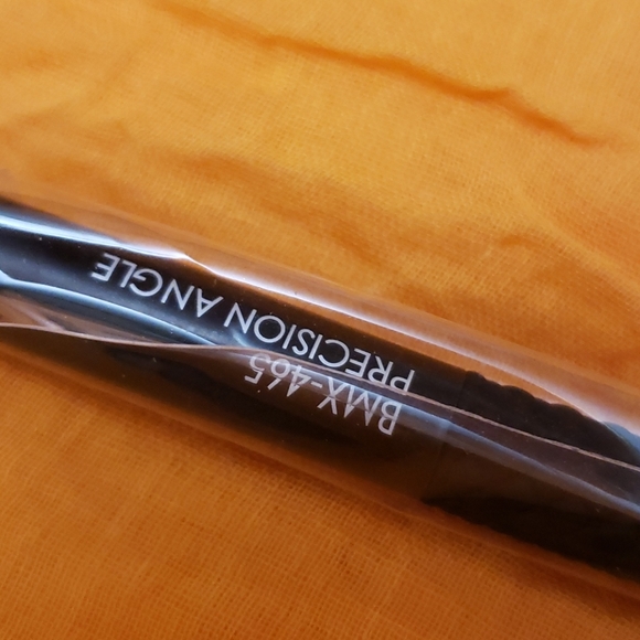 Moda Pro Precision Angle Brush - Picture 4 of 5